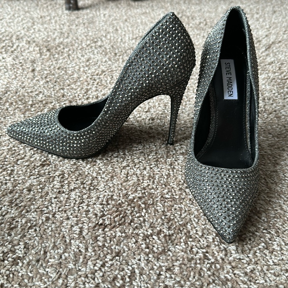 Steve Madden pointed heel size 7 never used